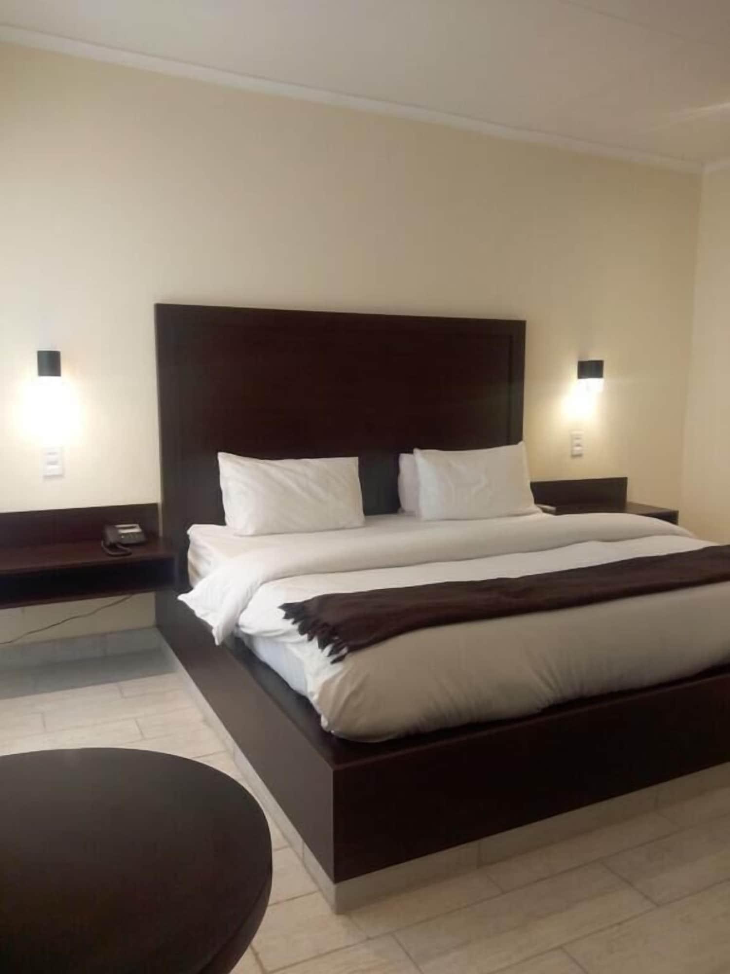 Villa Via Hotel Midrand Ngoại thất bức ảnh