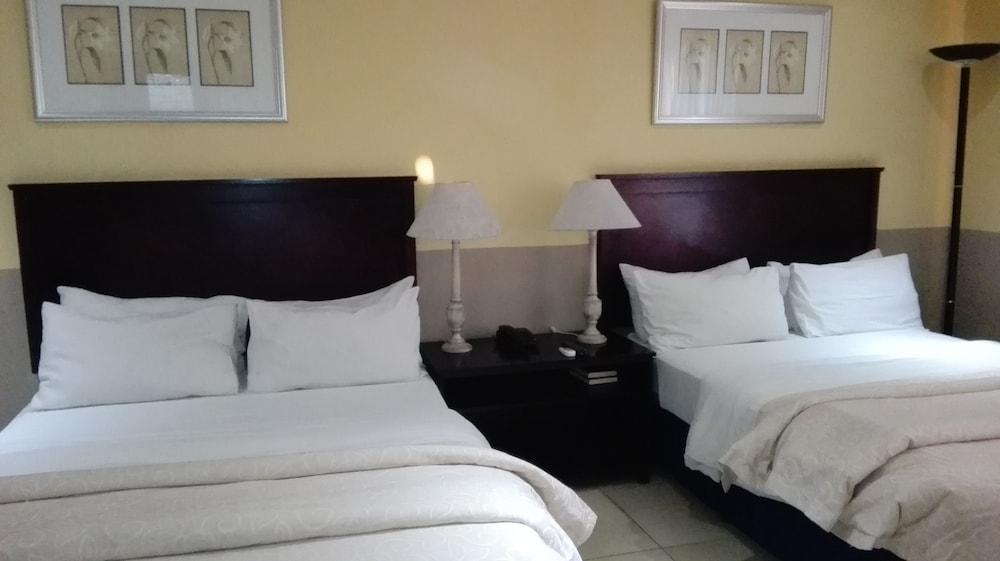 Villa Via Hotel Midrand Ngoại thất bức ảnh