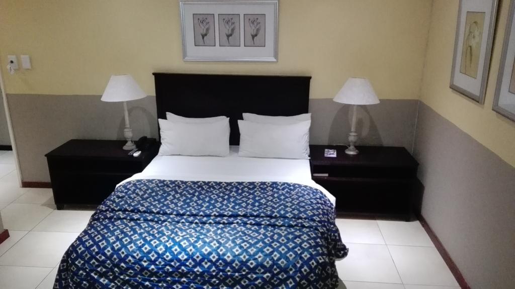 Villa Via Hotel Midrand Ngoại thất bức ảnh
