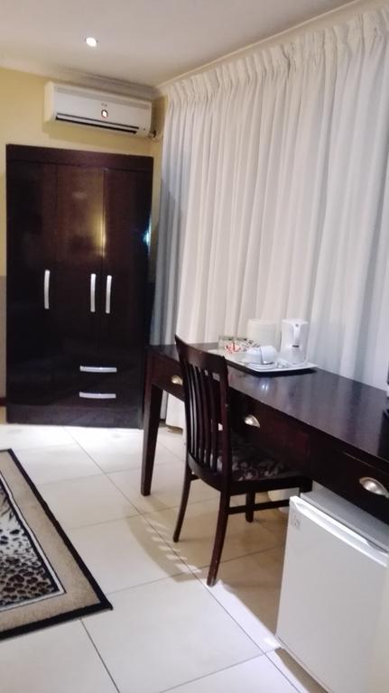 Villa Via Hotel Midrand Ngoại thất bức ảnh