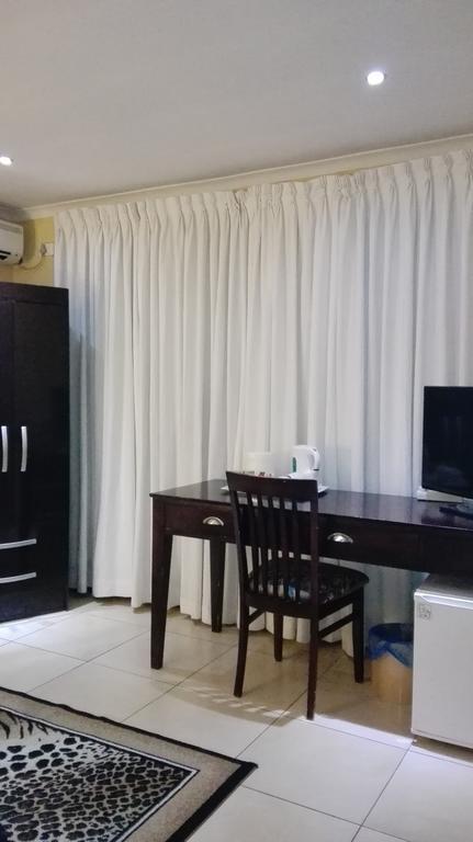 Villa Via Hotel Midrand Ngoại thất bức ảnh