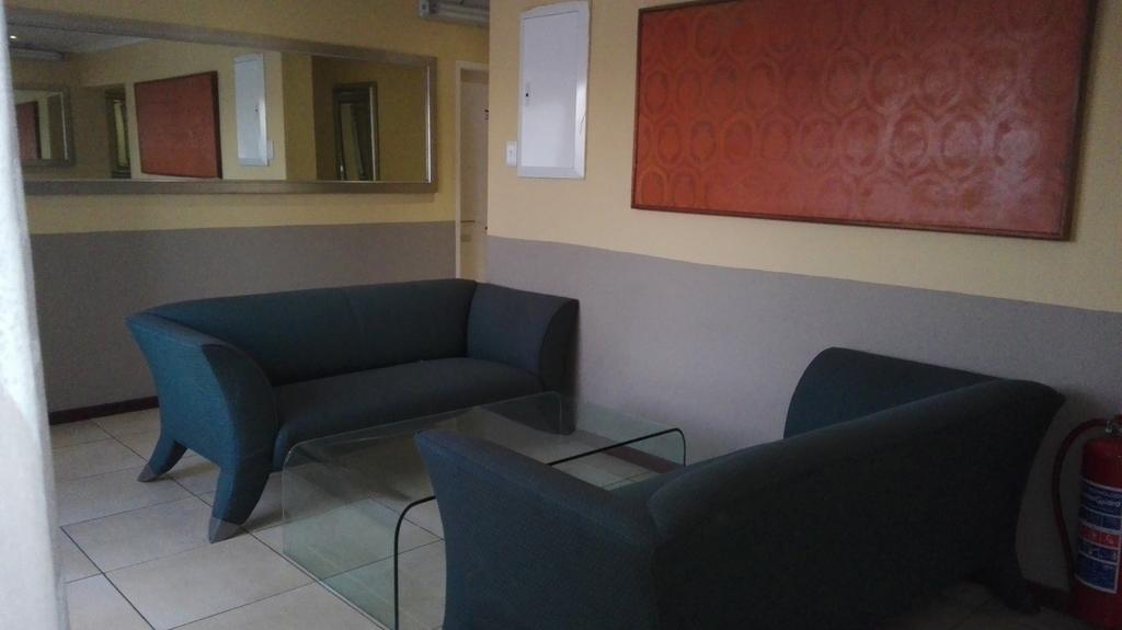 Villa Via Hotel Midrand Ngoại thất bức ảnh