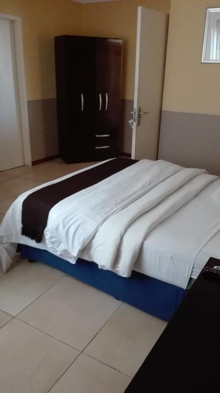 Villa Via Hotel Midrand Ngoại thất bức ảnh