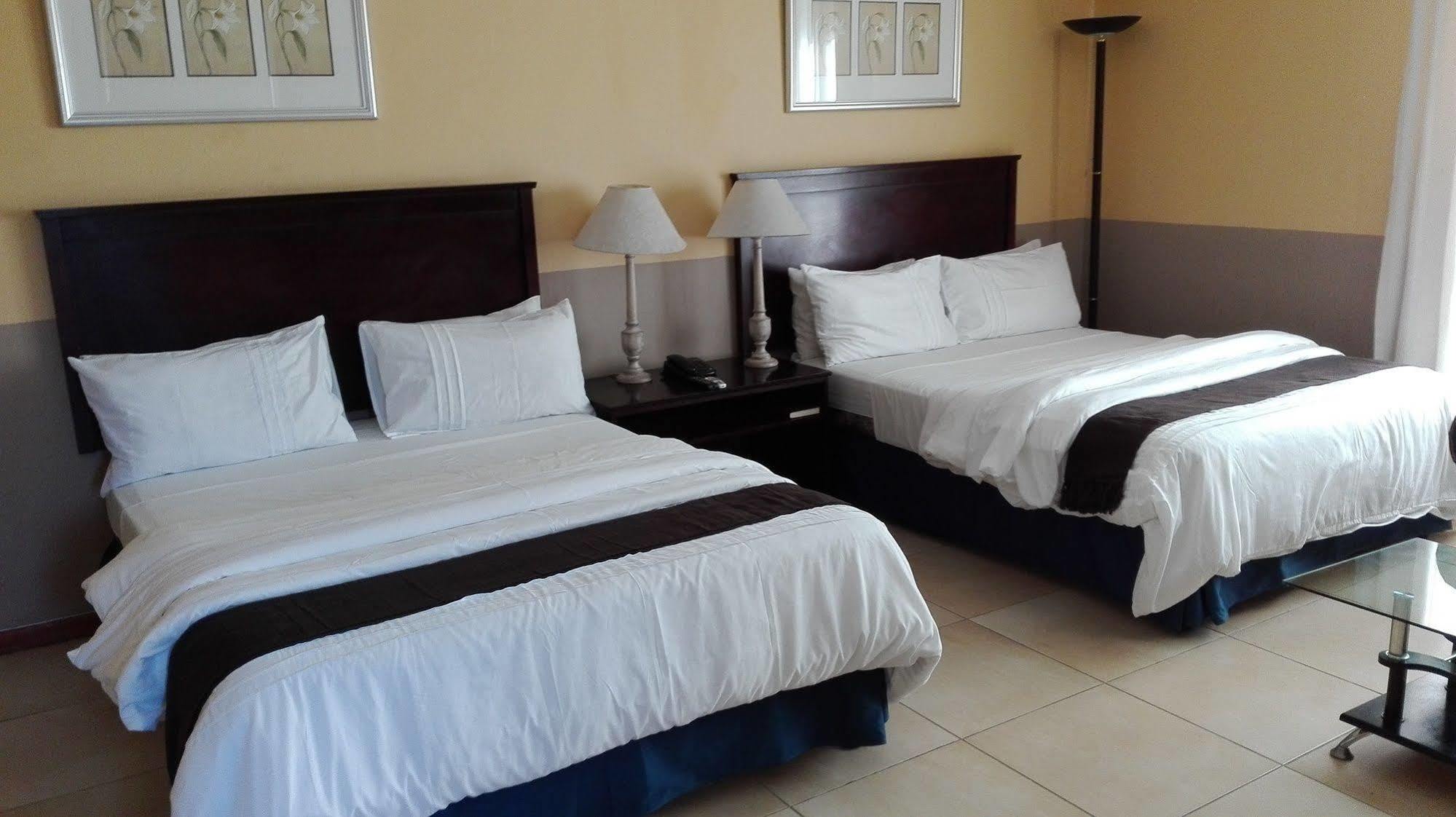 Villa Via Hotel Midrand Ngoại thất bức ảnh