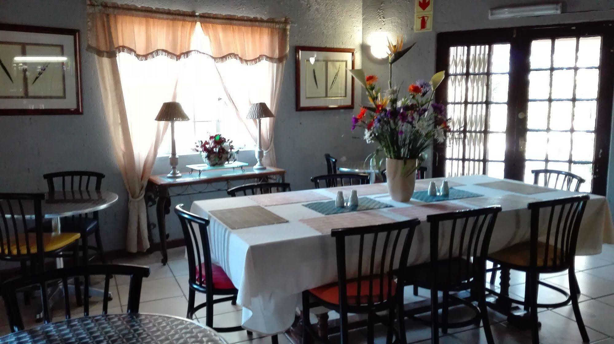 Villa Via Hotel Midrand Ngoại thất bức ảnh