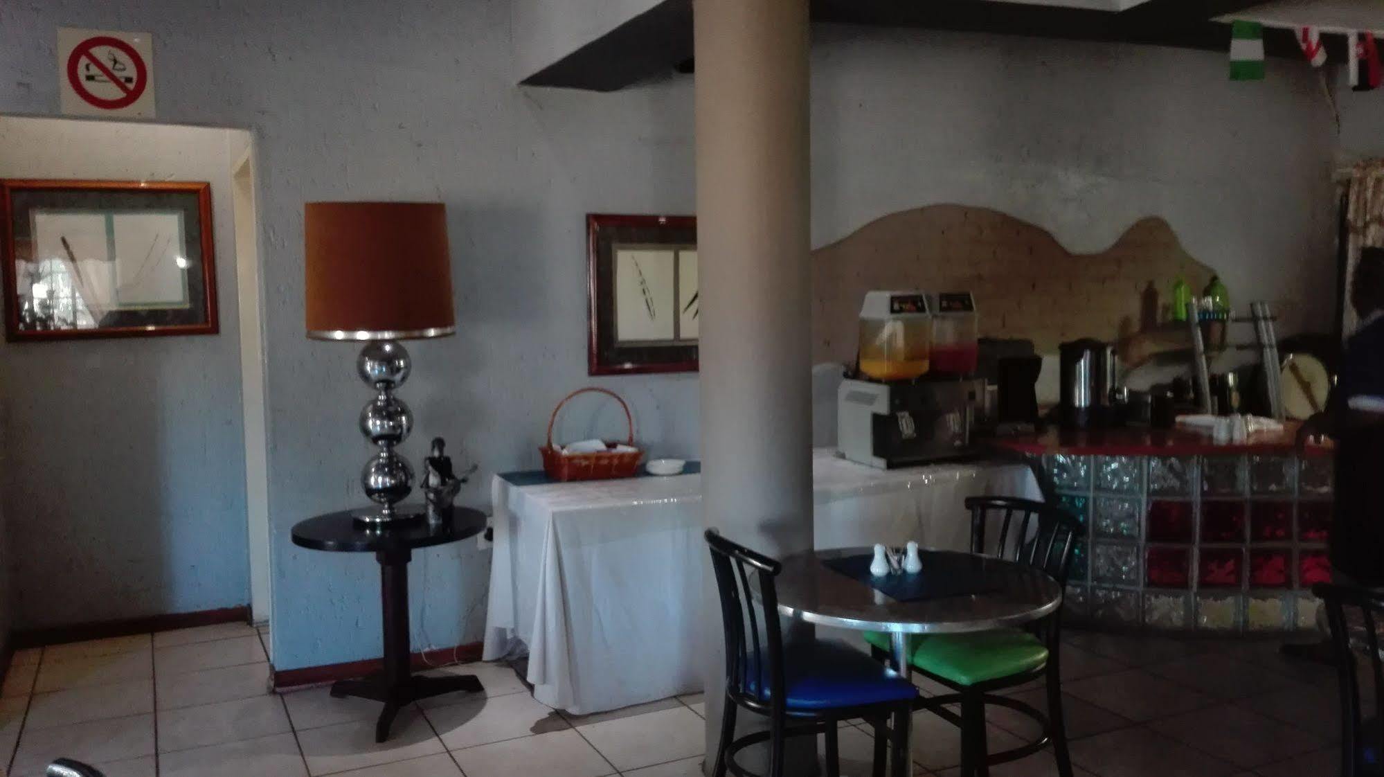 Villa Via Hotel Midrand Ngoại thất bức ảnh