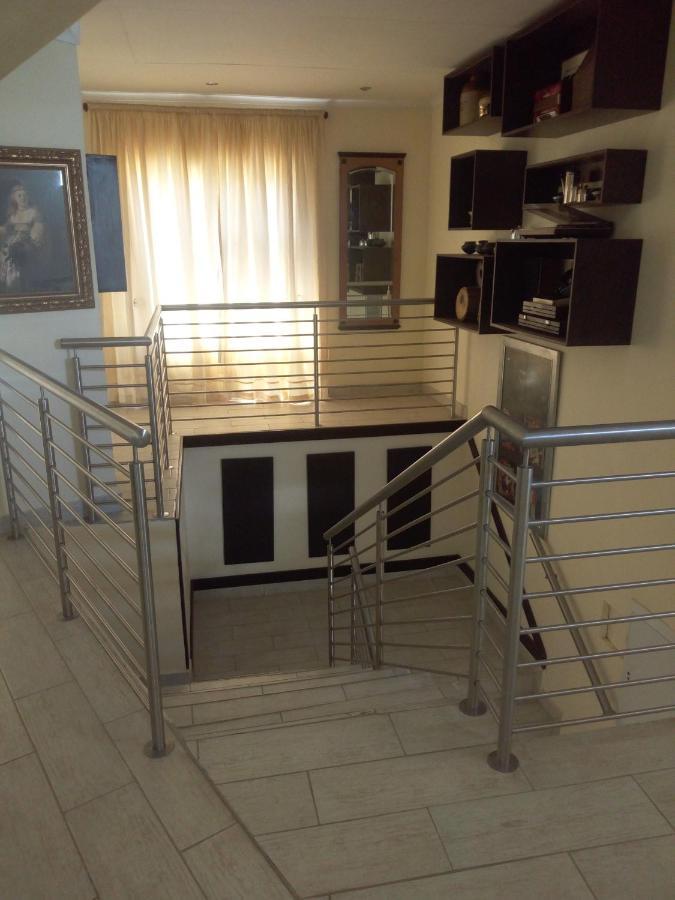 Villa Via Hotel Midrand Ngoại thất bức ảnh